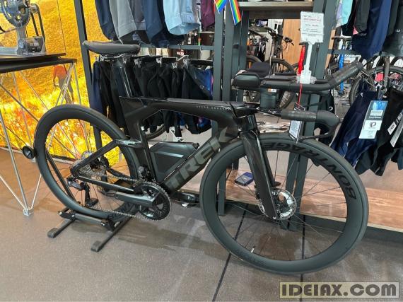 2023 Trek Madone SLR 6 eTap Gen 6